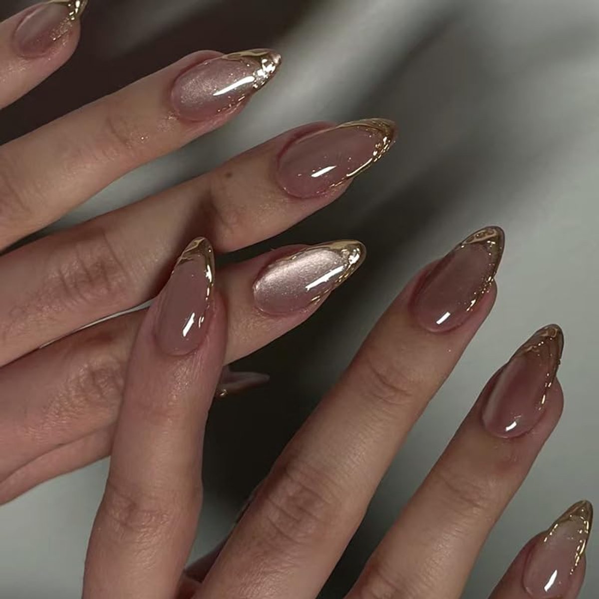 Kunstnagels, kort, amandel, kattenoog, baby roze, goud, keperstof, Franse magnetische press-on nagels met nagellijm, paarse tips, zilver, keperstof, fototherapie, nepnagels