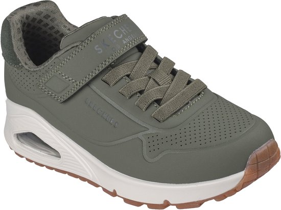 Groene Skechers sneaker met klittenband, veters, beige zool en perforaties op de neus.