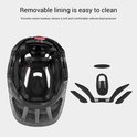 Binnenkant van de helm met uitneembare voering die eenvoudig te reinigen is voor comfort en hygiëne.
