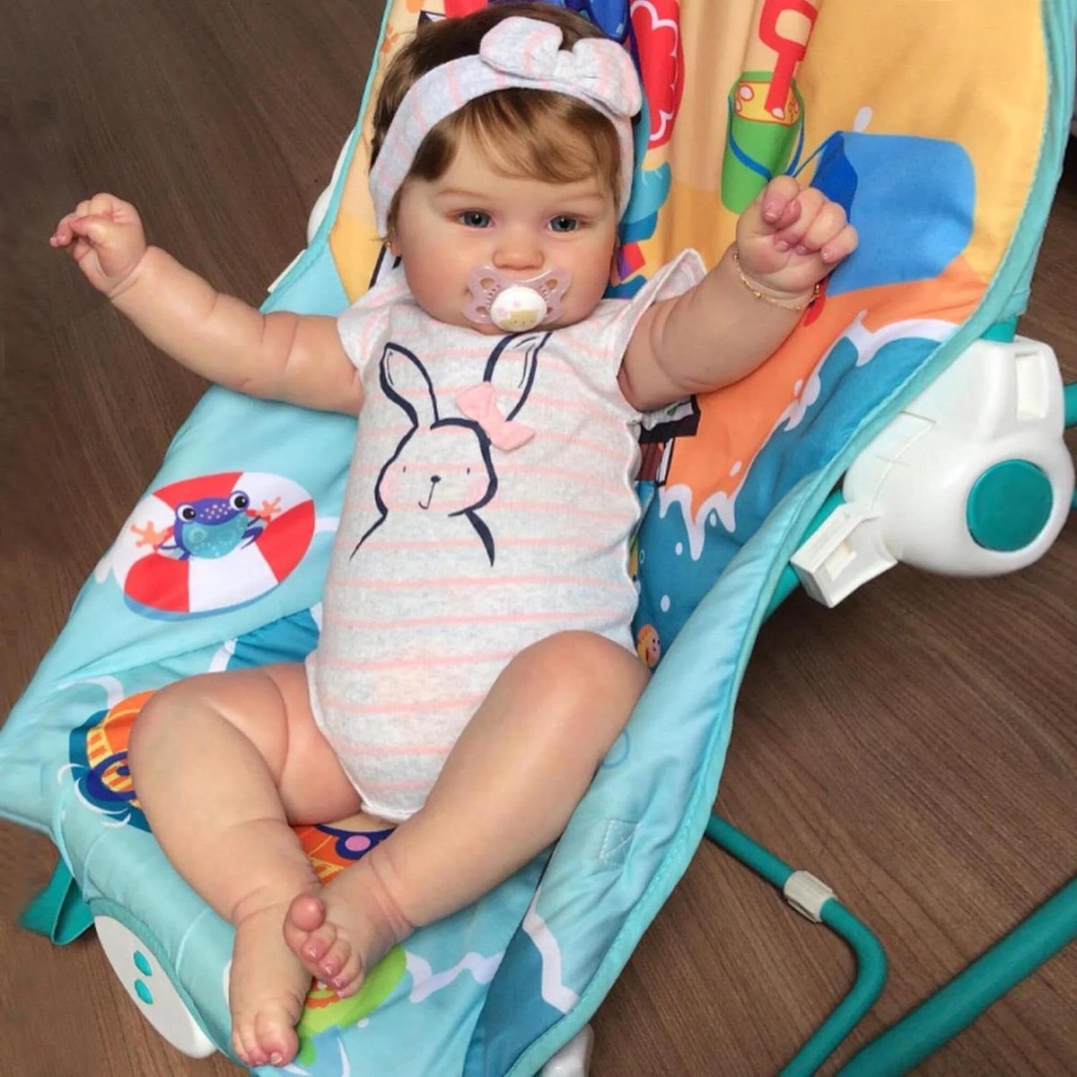 Realistische Babypop - Reborn Pop Meisje - Baby Verzorgingssimulator - Volledig Siliconen Lichaam - 50 cm - Grijs