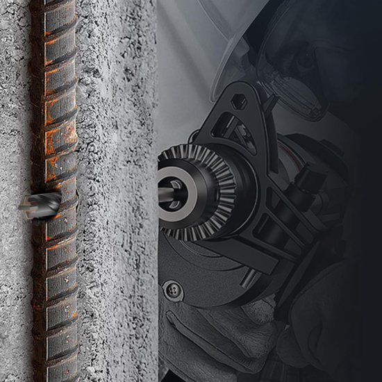 Boormachine die soepel door beton met metalen wapening boort met een gespecialiseerde betonboor.