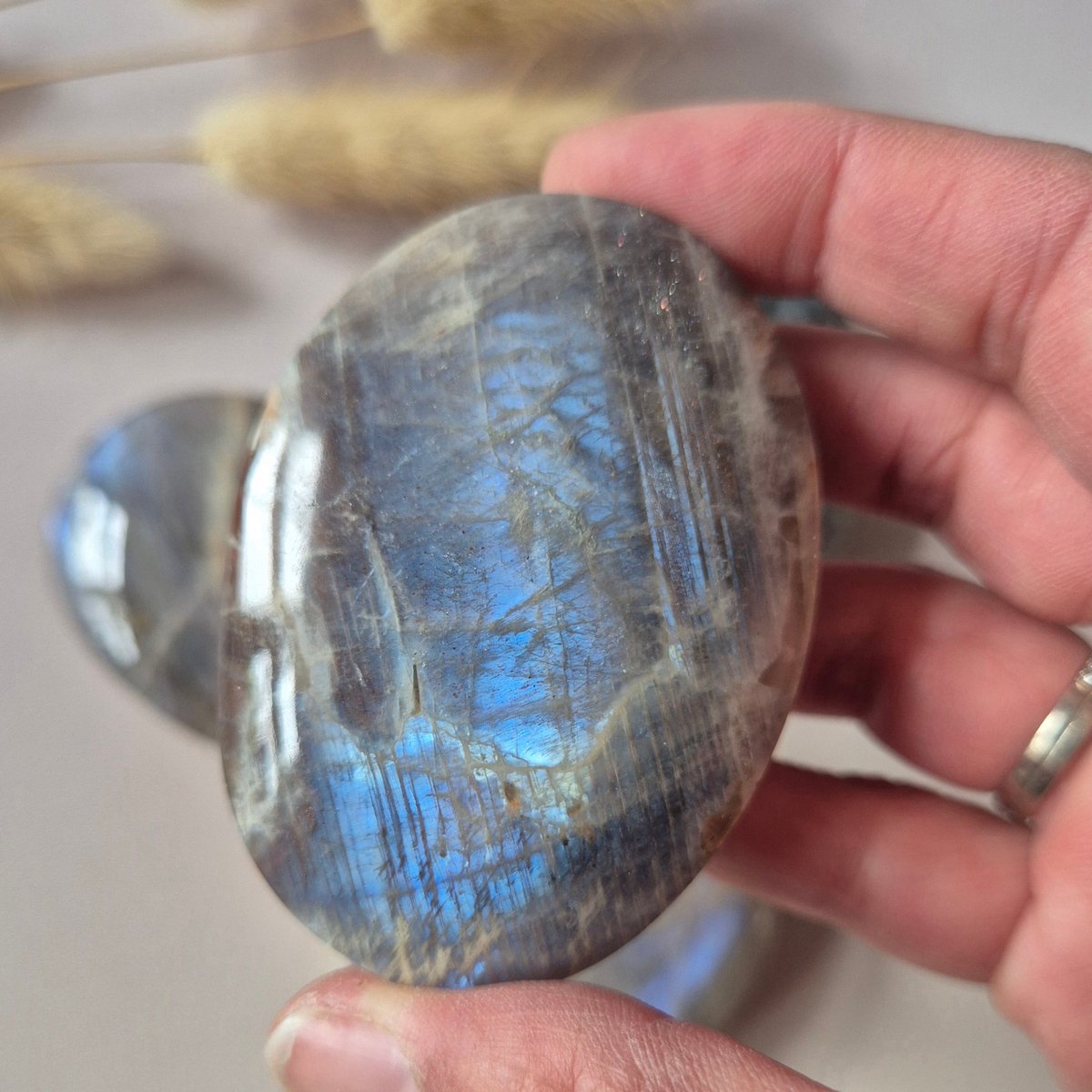 Blauwe Maansteen Handsteen 5-7cm (met prachtige flash) Palmsteen Worry Stone