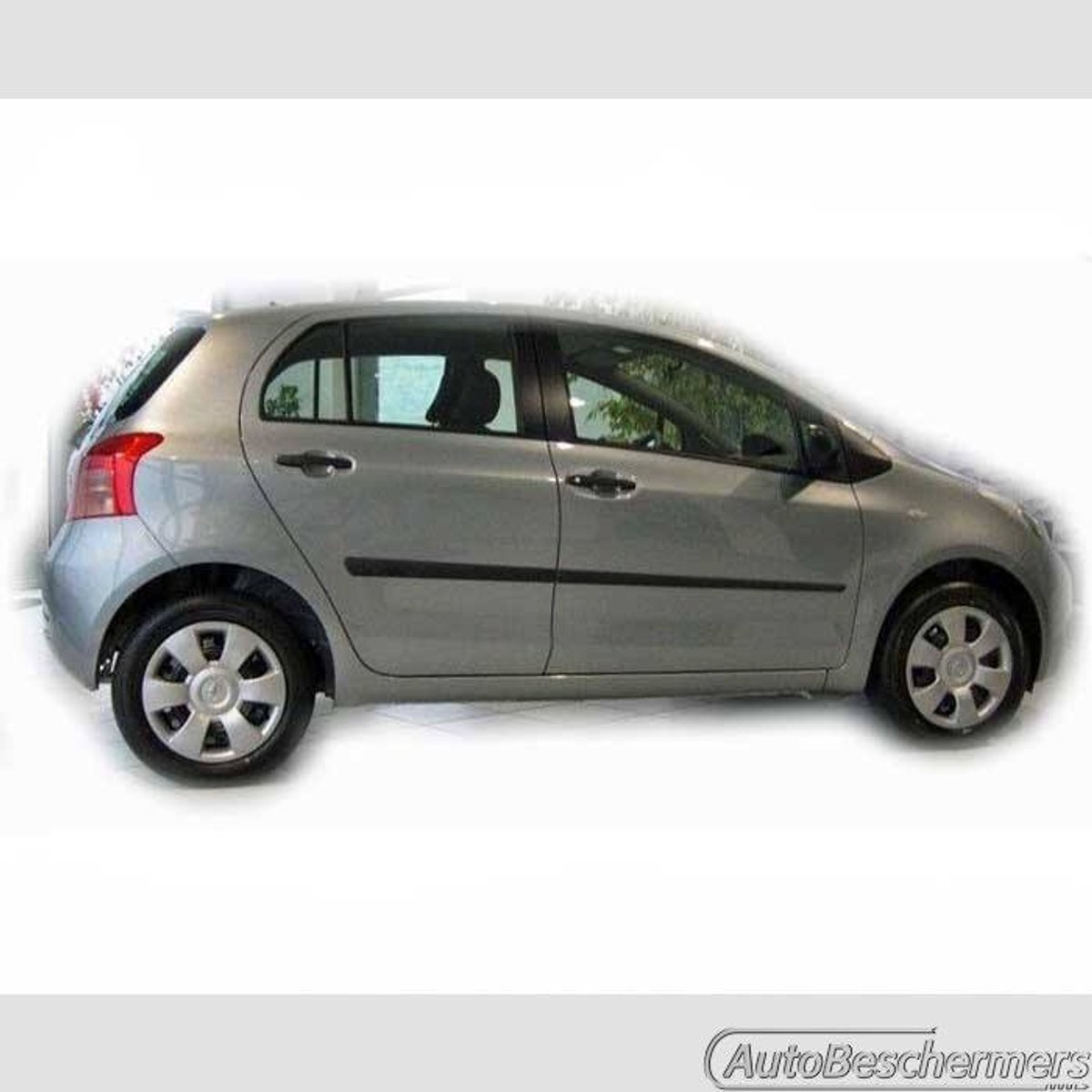 Stootlijsten set zwart voor Toyota Yaris 5-deurs 01.2006-08.2011. De stootstrips zijn zelfklevend. Set a 4 stuks (#0014)