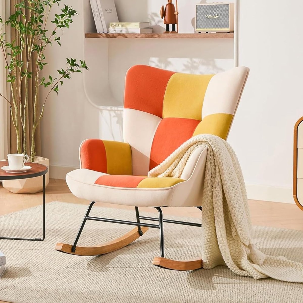 HomeMiYN Schommelstoel – Fluwelen Patchwork Design – Oranje-Geel Comfortabele Fauteuil – Hoge Rugleuning Wipstoel voor Woonkamer en Slaapkamer