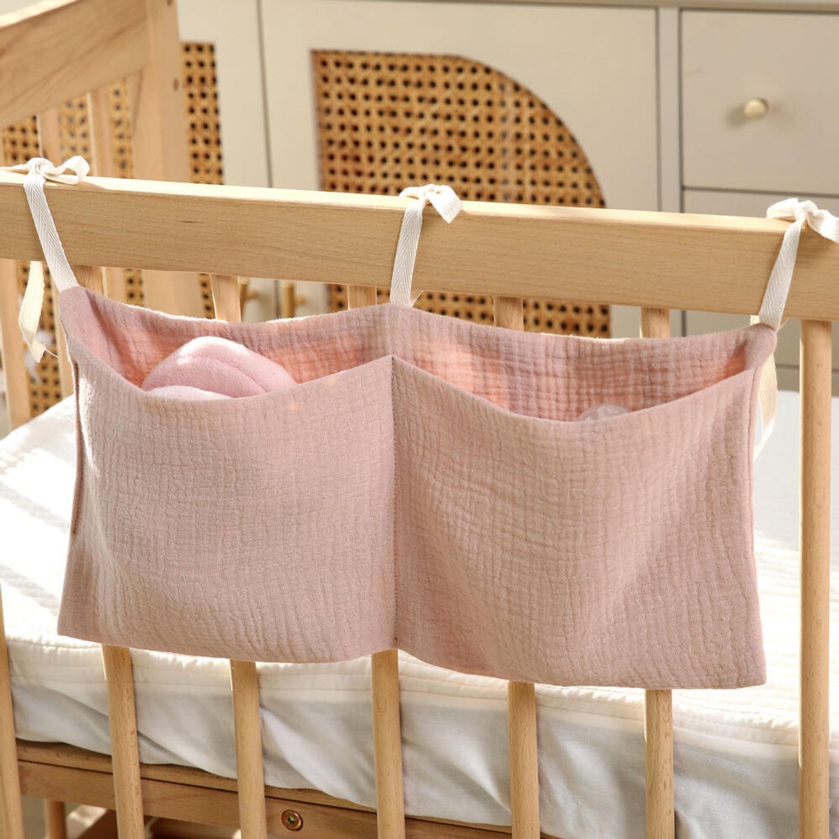 Baby Boxzak Organiser - Boxopbergzak - 20x39 cm - Box organizer - Katoen - Luiertas - Commode - Kinderwagen Organizer - Opbergzak, Speelgoedzak - Boxopbergtas - Buggy tas Organizer - Boxopberger - voor Box, Ledikant & Peuterbed - Roze