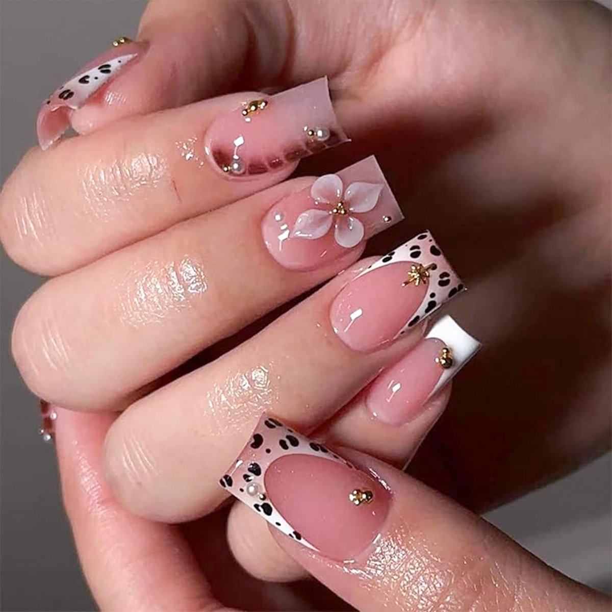 Elzusha - Set van 24 Druknagels met Bloemen en Luipaard Motieven