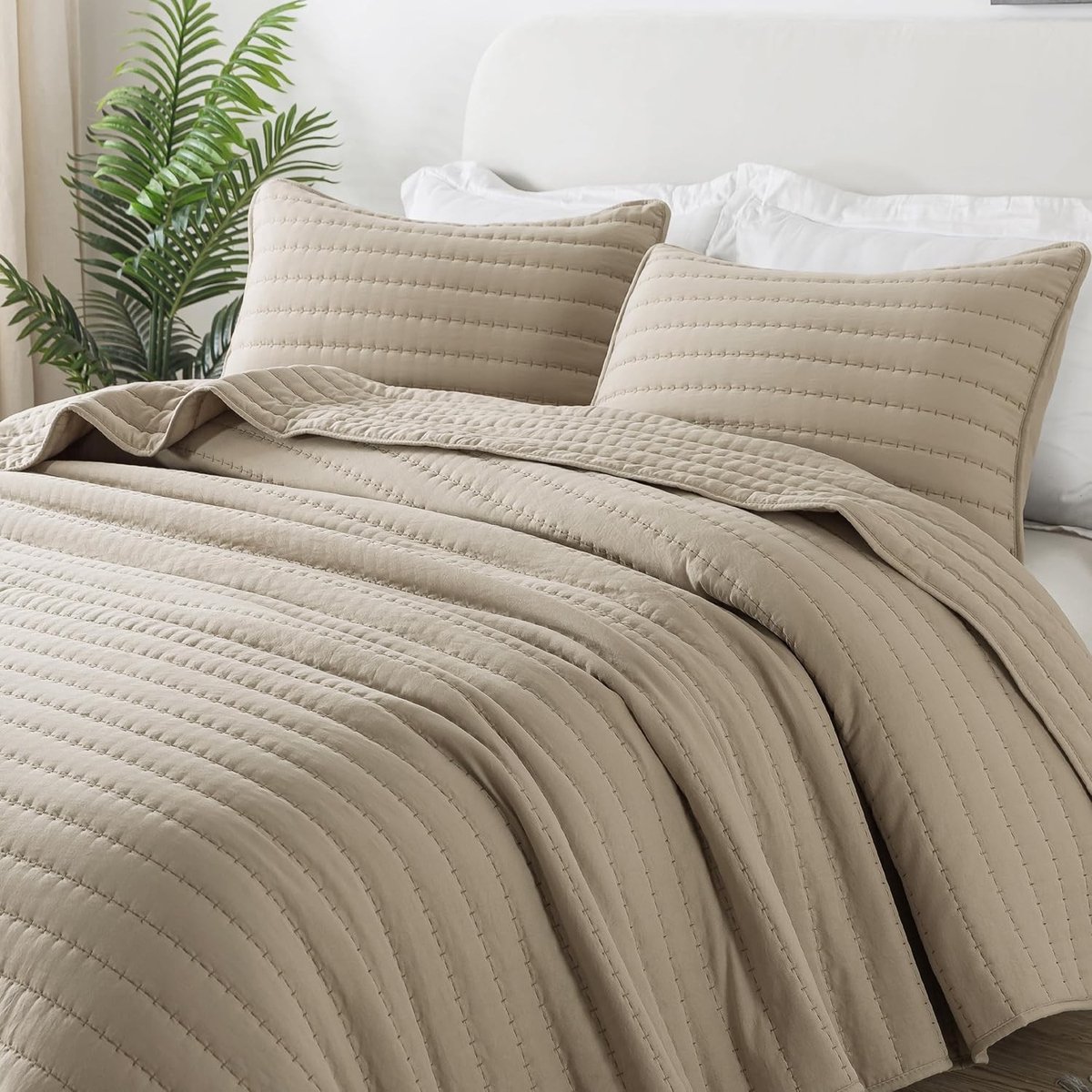 Zachte en Comfortabele Gequilt Bedsprei voor het Hele Jaar, Lichtgewicht Dekbedovertrek in Beige (270 x 300 cm) - Ideaal voor Lente en Zomer