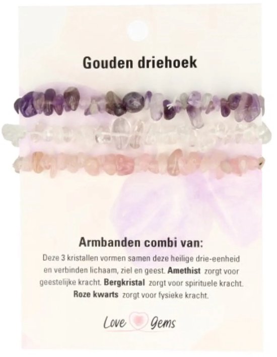 Drie armbanden met paarse, witte en roze steentjes op een kaart.