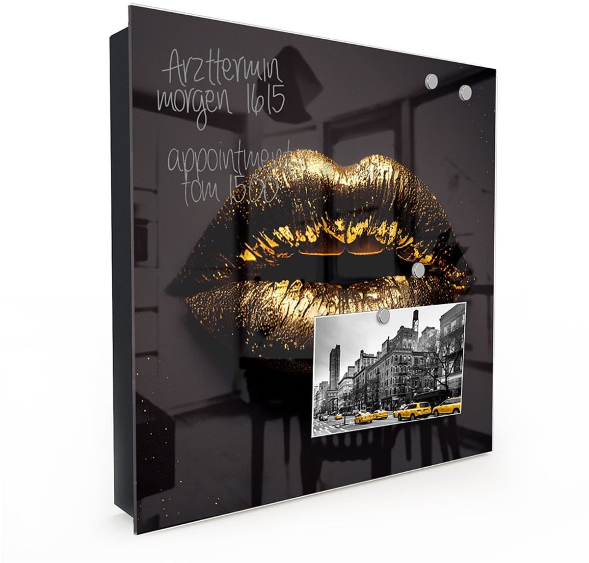 MyDesignGlas Sleutelkastje met Glazen Deur en Print – 50 Haken – 30x30x5 cm – Gouden Lippen op Zwarte Achtergrond – Metalen Sleutelkast – Wit – Rechtsopenend