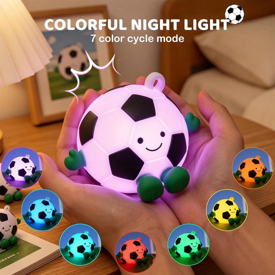 Ryoudavell - Voetbal Siliconen Nachtlampje - Mini LED Kinderlamp met Tikbediening - 7 Kleuren & 3 Helderheidsniveaus - Met Afneembaar Draagkoord - BPA-vrij - Voor Kinderkamer, Slaapkamer & Cadeau van ryoudavell — afbeelding 5