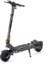 Grijze Ausom DT2 Pro elektrische scooter met zwarte accenten, brede voetplank en dikke banden.