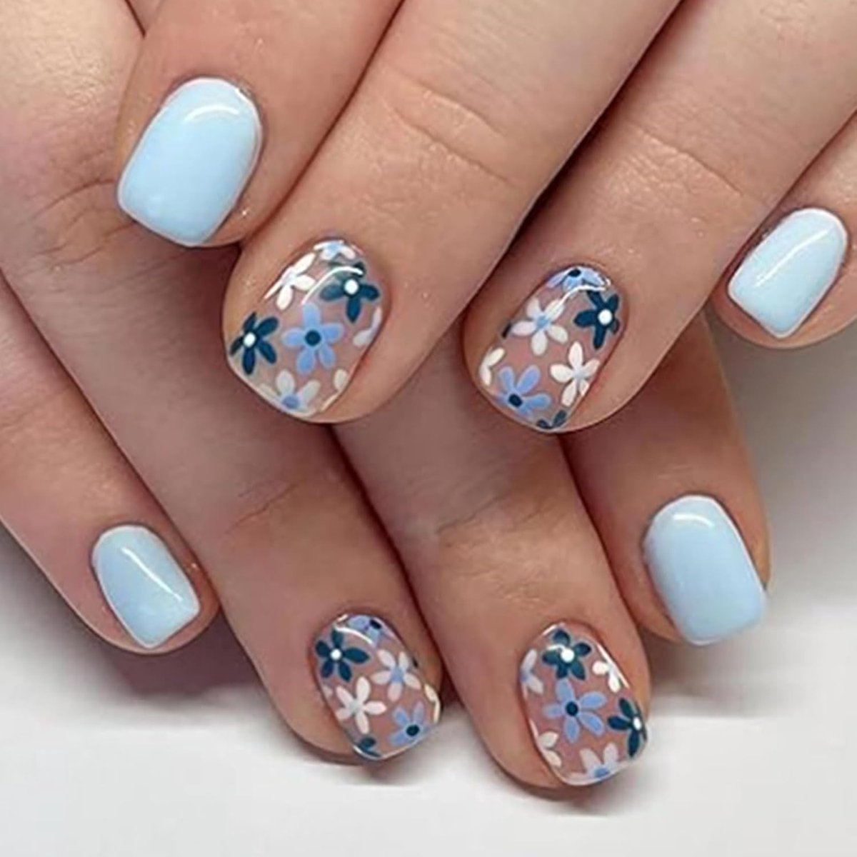 24 stuks zachte gel nepnagels korte vierkante blauwe bloemen press on nagels met ontwerp, vierkante acryl nepnagels voor lijmen, herbruikbare volledige Franse capsule nagels voor vrouwen en