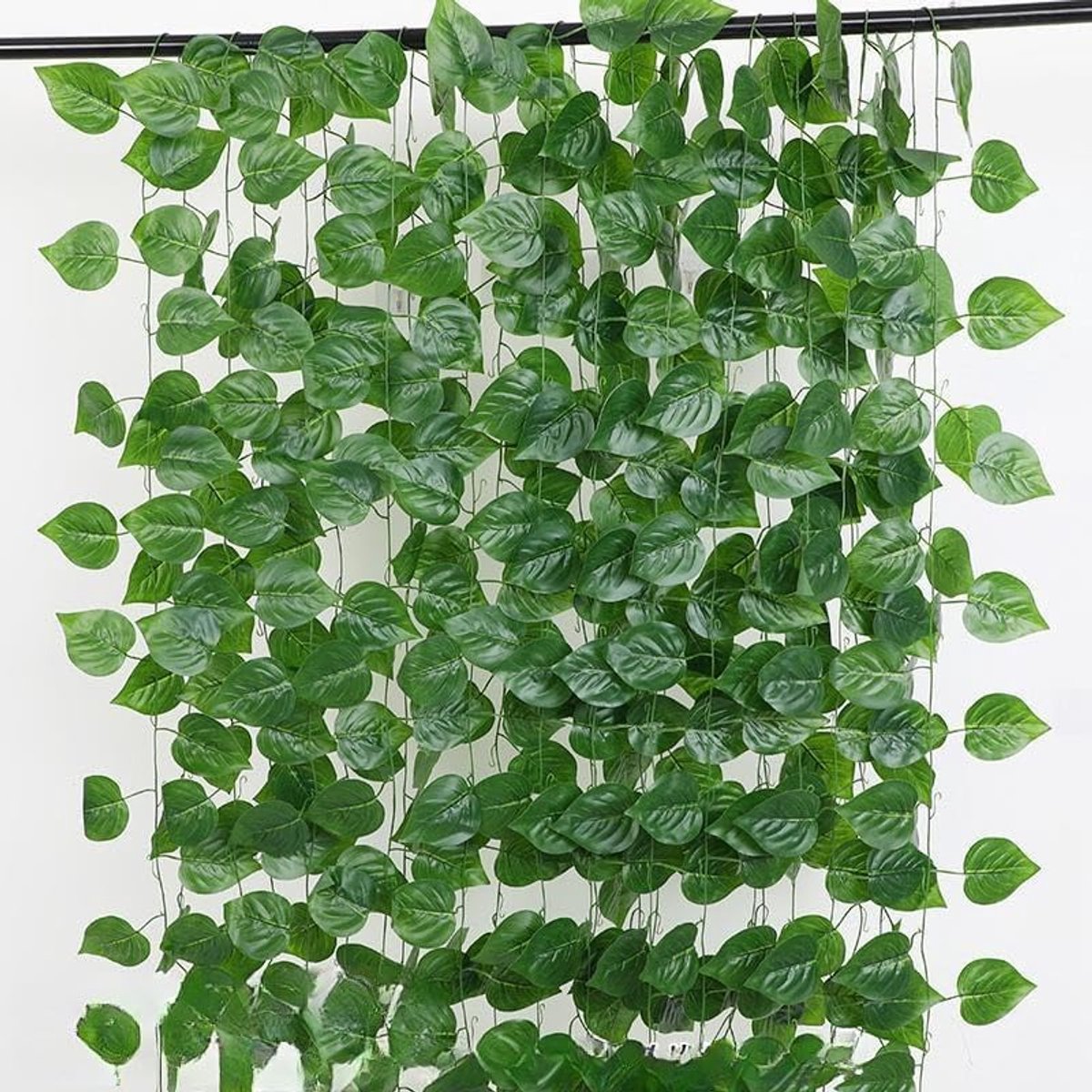 Kunst Pothos Slingers – Kunstmatige Pothos – UV-Bestendig – Voor Binnen & Buiten, Tuin, Balkon, Pergola & Woondecoratie – Groen – 2,3 m – 12 Stuks