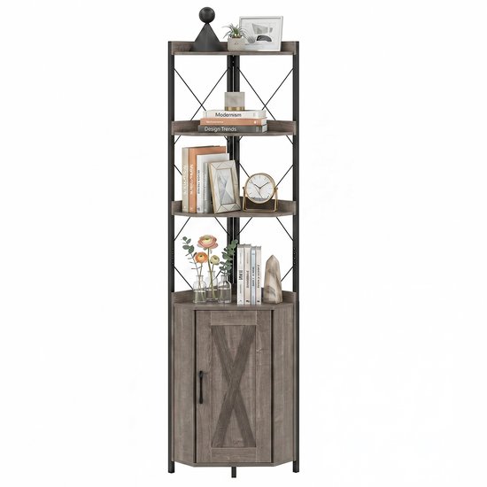 Grijze hoekopbergkast met 4 planken en kastdeur, met decoraties zoals boeken en een klok.