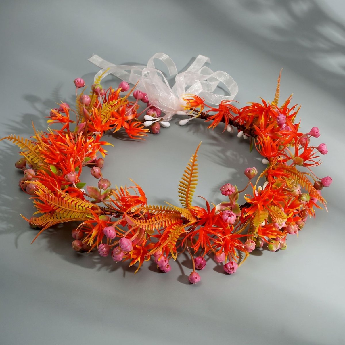 Kunstbloemen Hoofdkrans, Bloemencirkel Haarband met Satin‑Lint, Bruiloft & Fotoshoot Haaraccessoire,Rode romantische strandbloemenkrans