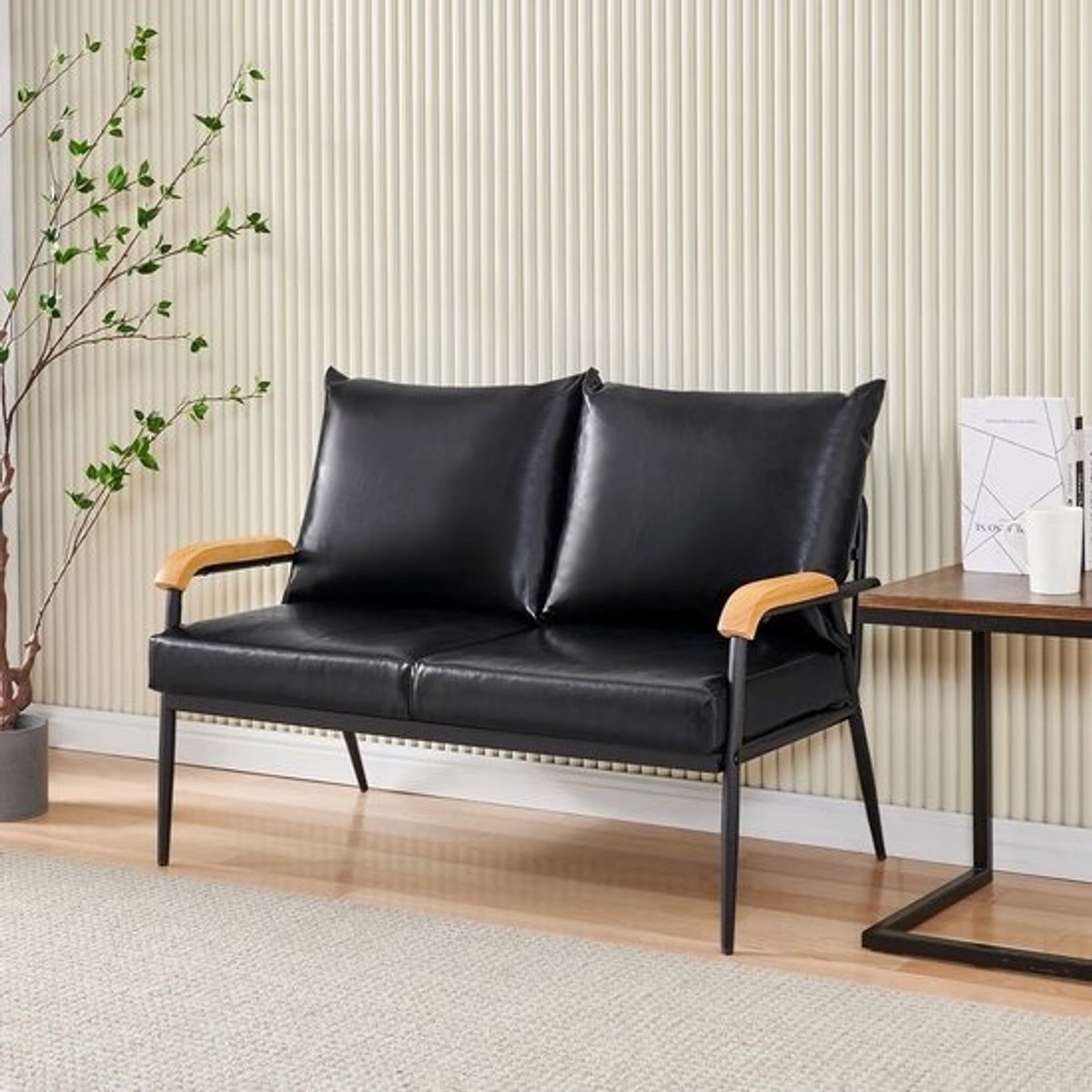 Moderne 2-zits Bank in Leer met Stevig Metalen Frame en Houten Armleuningen - Zwart