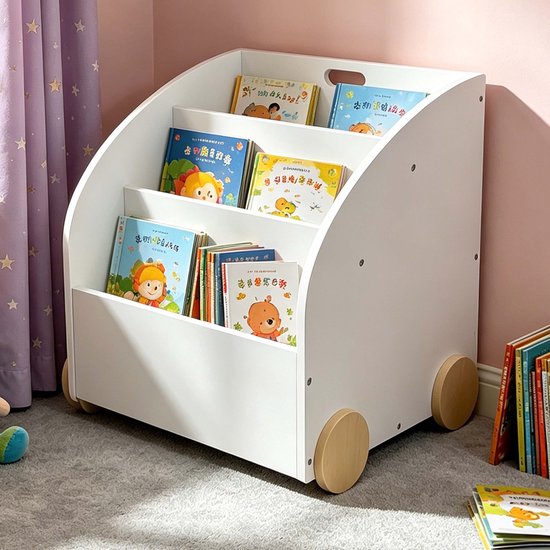 Wit kinderboekenkastje met wielen, gevuld met gekleurde kinderboeken.