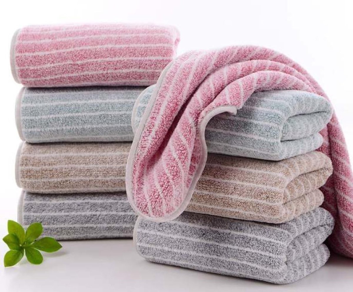 Omgoods - Koraalfluwelen Handdoekenset - 1 Badlaken (70x140 cm) en 2 Handdoeken (35x75 cm) - Bruin
