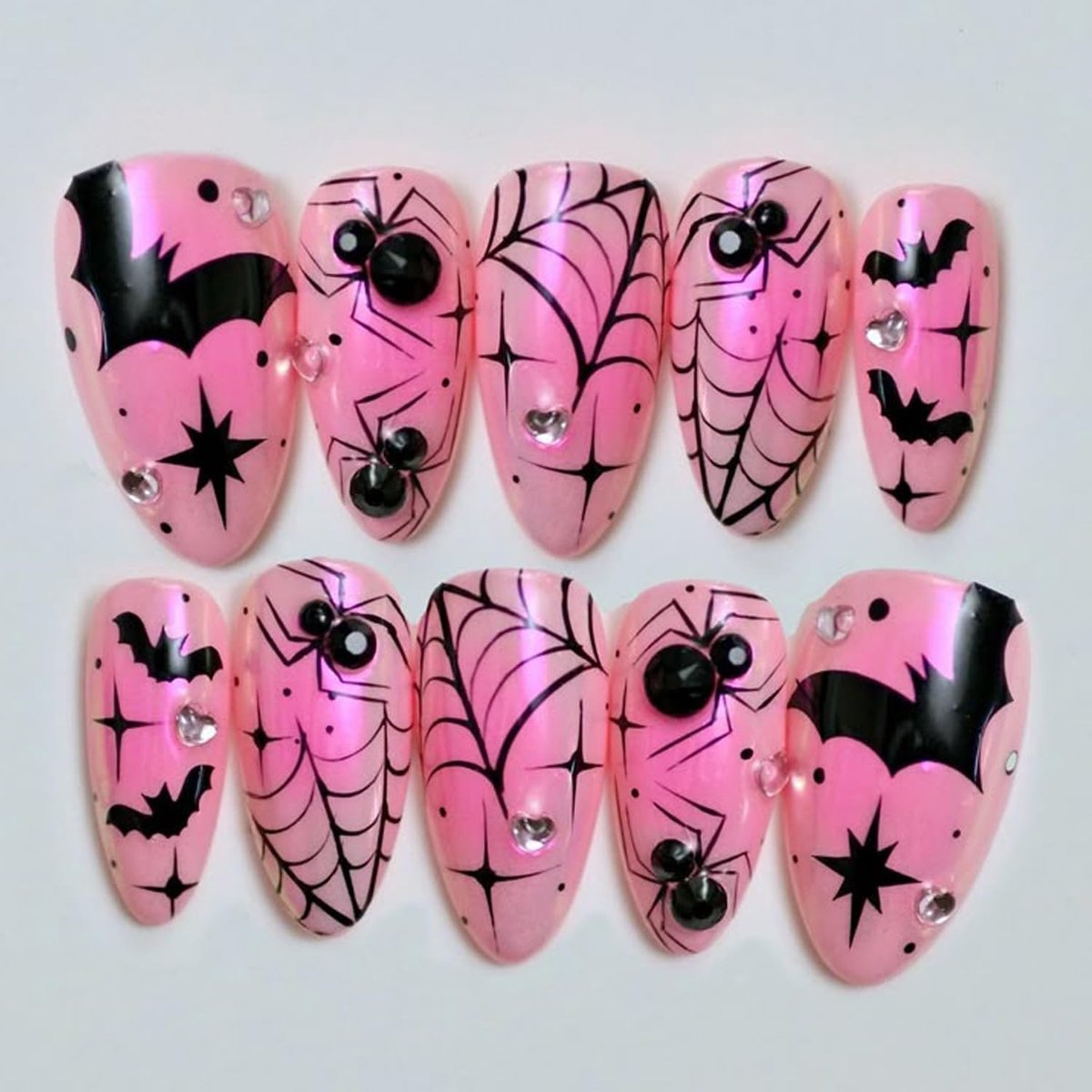 30 stuks schattige Halloween press-on nagels, middelgrote amandelkunstnagels met spinnenweb en vleermuis 3D-kristallen, Halloween-kunstnagels