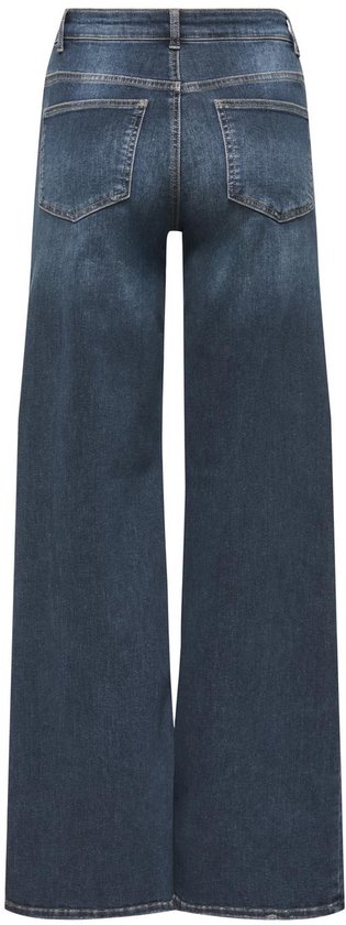 Achterkant van een wijde spijkerbroek in donkerblauw denim met een geleidelijke wassing.