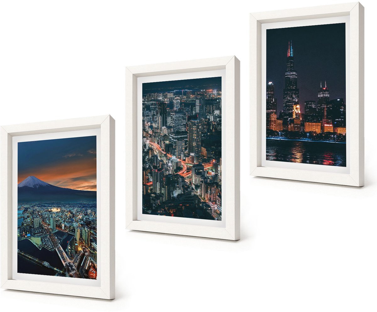 Coloray 3-Delige Schilderij Set - Uitzicht op de stad 's nachts vanaf de bergen met wolkenkrabbers - 20x30 - Decoratieve Schilderijen - Wanddecoratie - Hal - Muurdecoratie