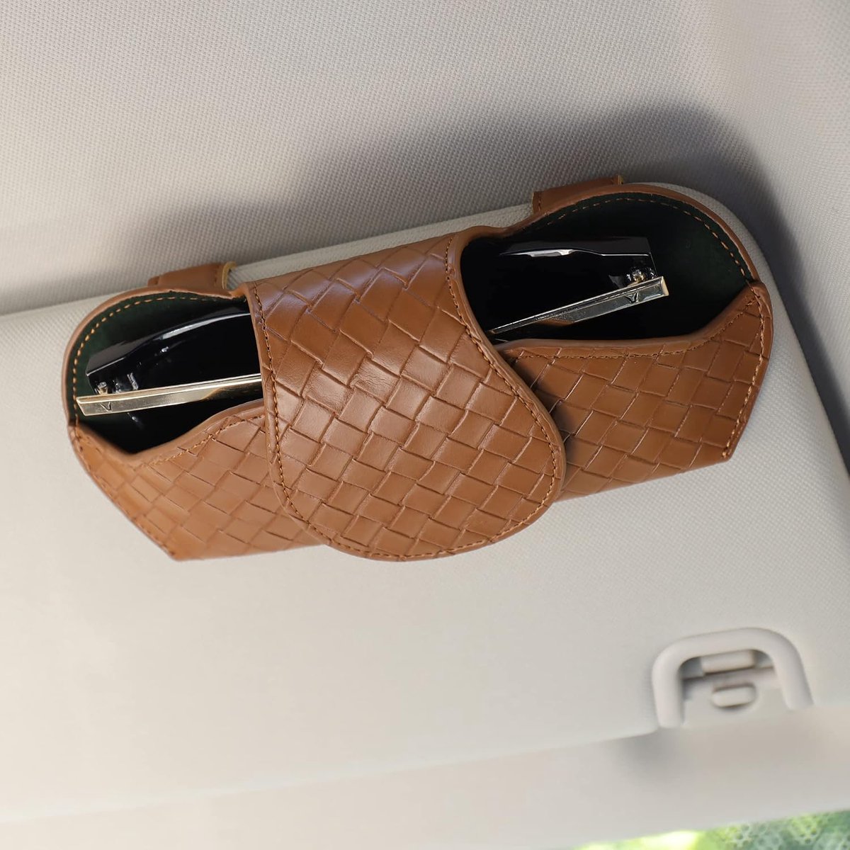Leren zonnebrilhouder met clips voor de zonneklep – geschikt voor alle automodellen-Bruin