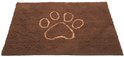 Bruine mat met een grotere beige pootafdruk in het midden.