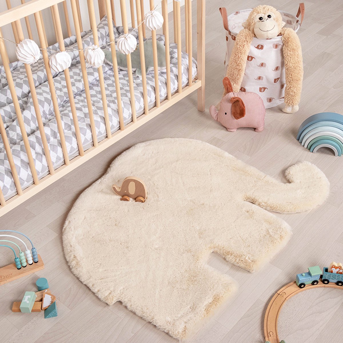 Little Olly Kindervloerkleed - Huggy Olifant Creme - 80x100cm
