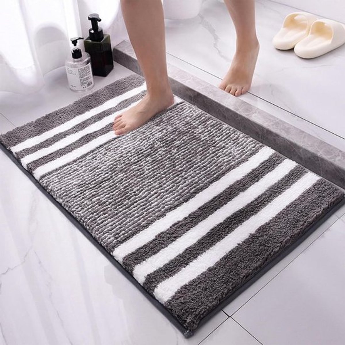 Badmat - Antislip - Zacht absorberend - Grijs - Wasbaar - Pluizig - Toilet douchemat - 40 x 60 cm - Geschikt voor badkamer - Vloermat.