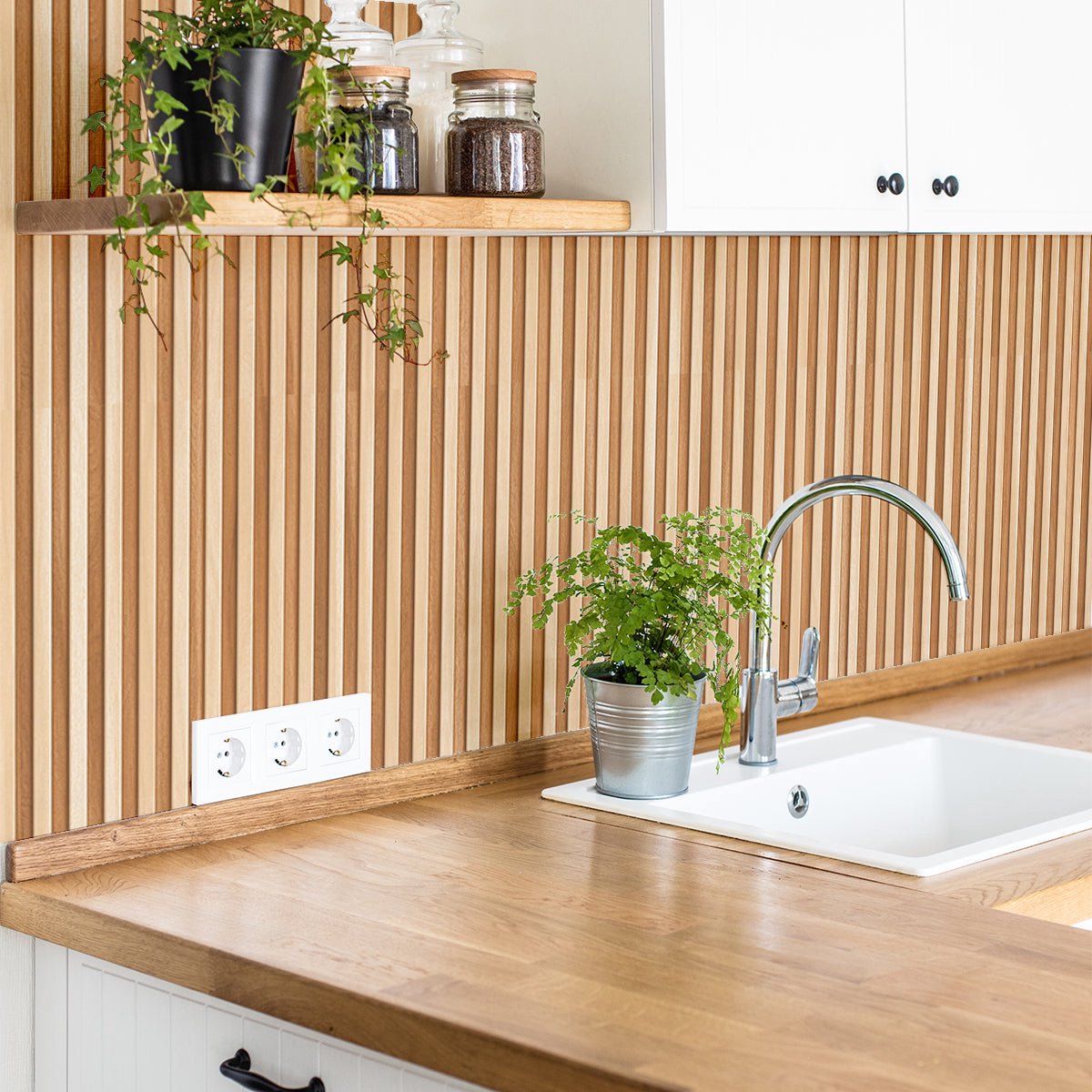 Zelfklevende spatwandsticker - Licht houten paneel - 60x100cm