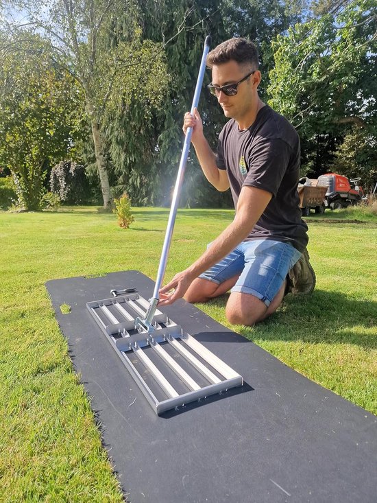 Manufacturing Solutions 38" breed RVS Levelawn Lute: Premium nivellering hark voor topdressing, zaaien, aarde/zand. Luxe full-length heavy-duty aluminium handgreep. (38" breed) — afbeelding 3