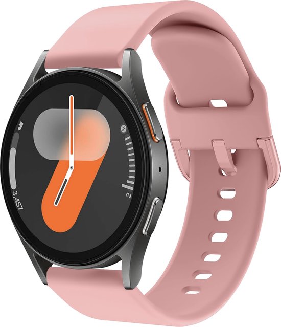 Een roze siliconen horlogebandje om een smartwatch met een grijs metalen kast.