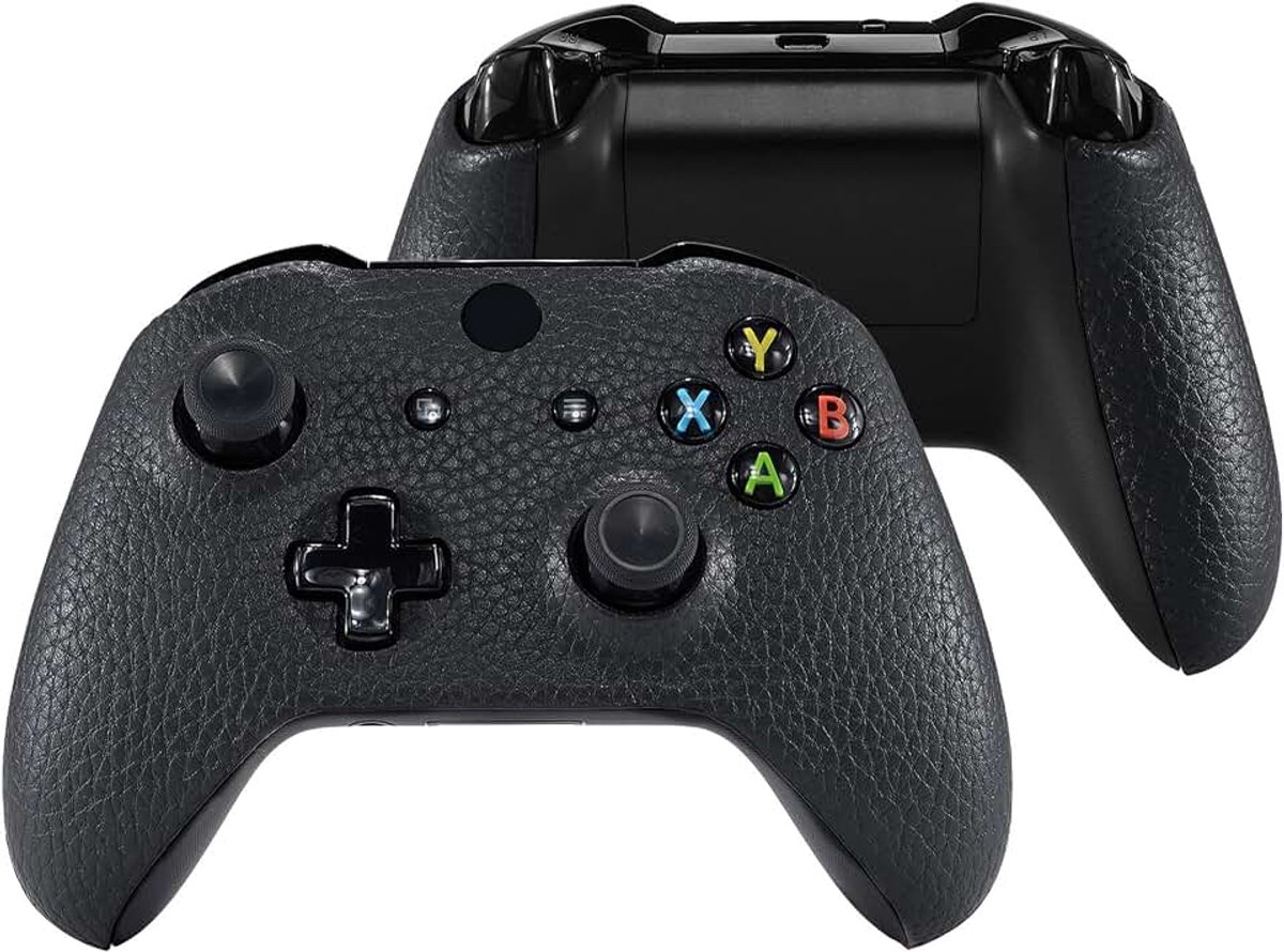 EXtremeRate Zwart Premium Getextureerde PU Lederen Bovenkant Shell Frontbehuizing Frontplaat Vervangende Onderdelen met Zijrailspaneel voor Xbox One X & One S Controller (model 1708)