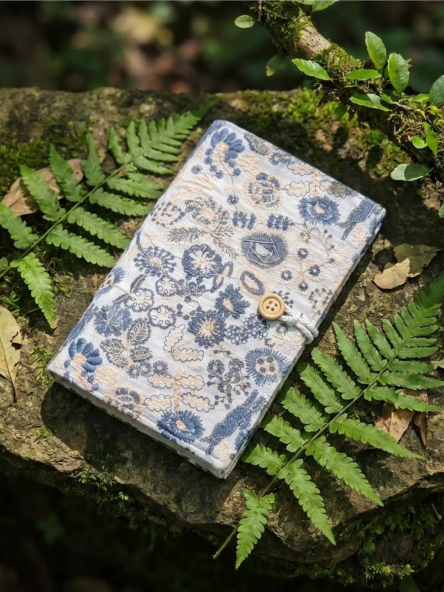 Notitieboek - Dagboek - Stoffen kaft - Geborduurde kaft - Decoratie met konijnenpatroon - Vervangbare, handgeschreven binnenpagina's - 90 pagina's (blanco)