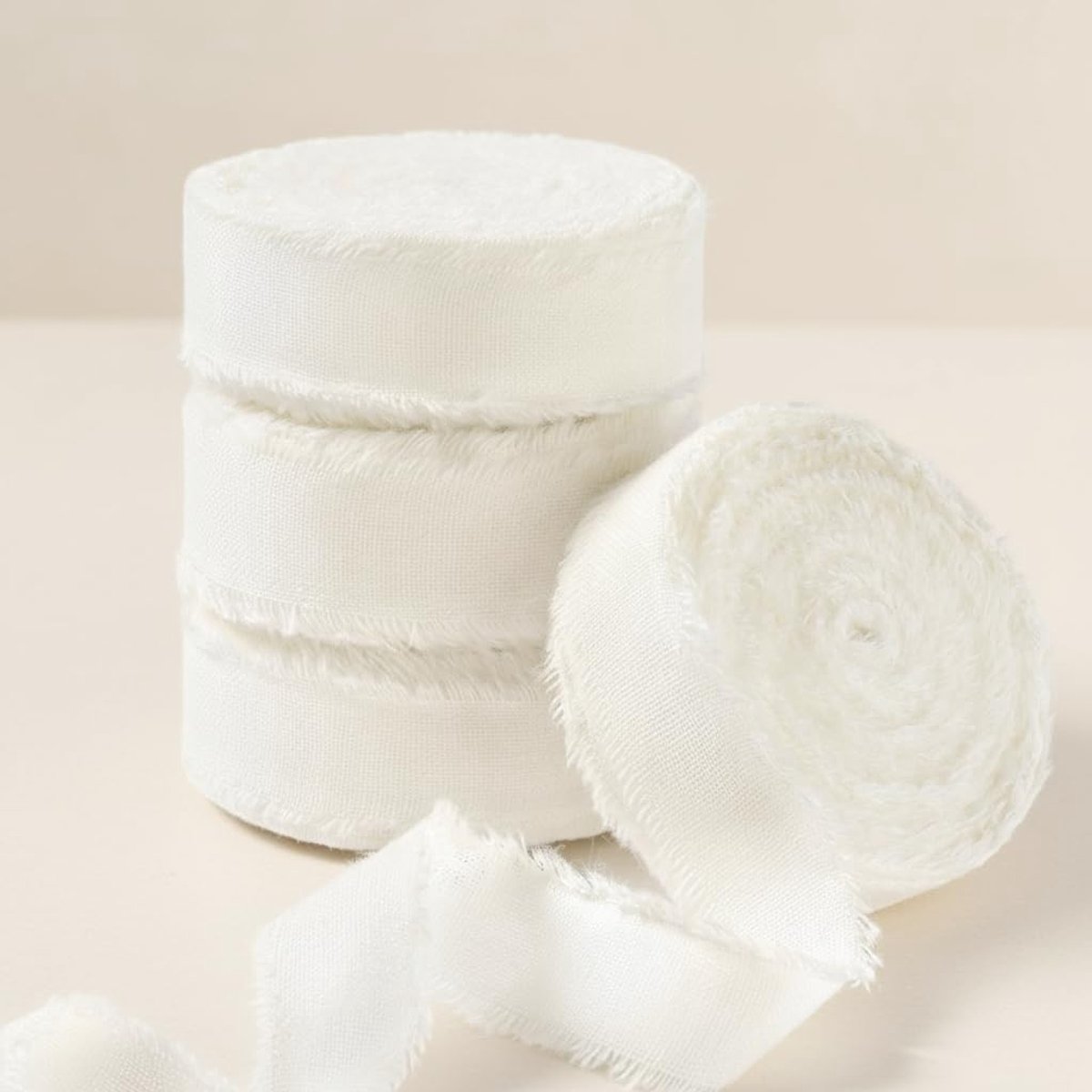 4 Rollen Natuurlijke Rustieke Katoenen Lint met Geribbelde Rand, 100% Katoenen Lint Ivoor 1,6 cm x 22 meter voor Vintage Bruidsboeketten, Uitnodigingen, Baby Shower, Cadeauverpakking, DIY