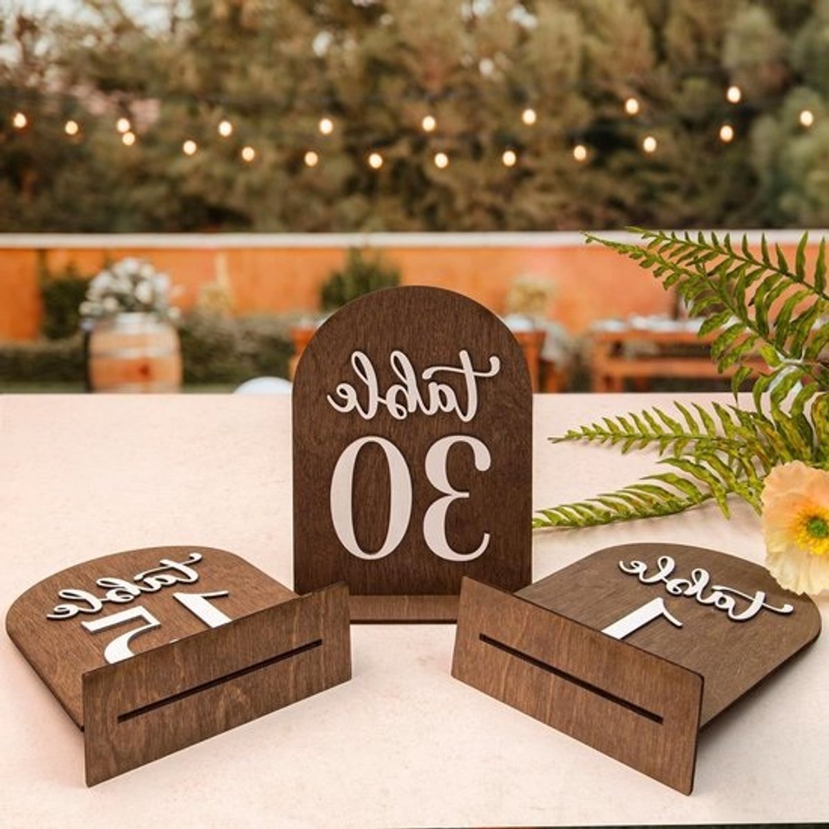 Houten Tafelnummers - Bruiloft nummers - Tafeldecoratie organiseren - Set van 1-30 - 5x7 Inches - Houtkleurig