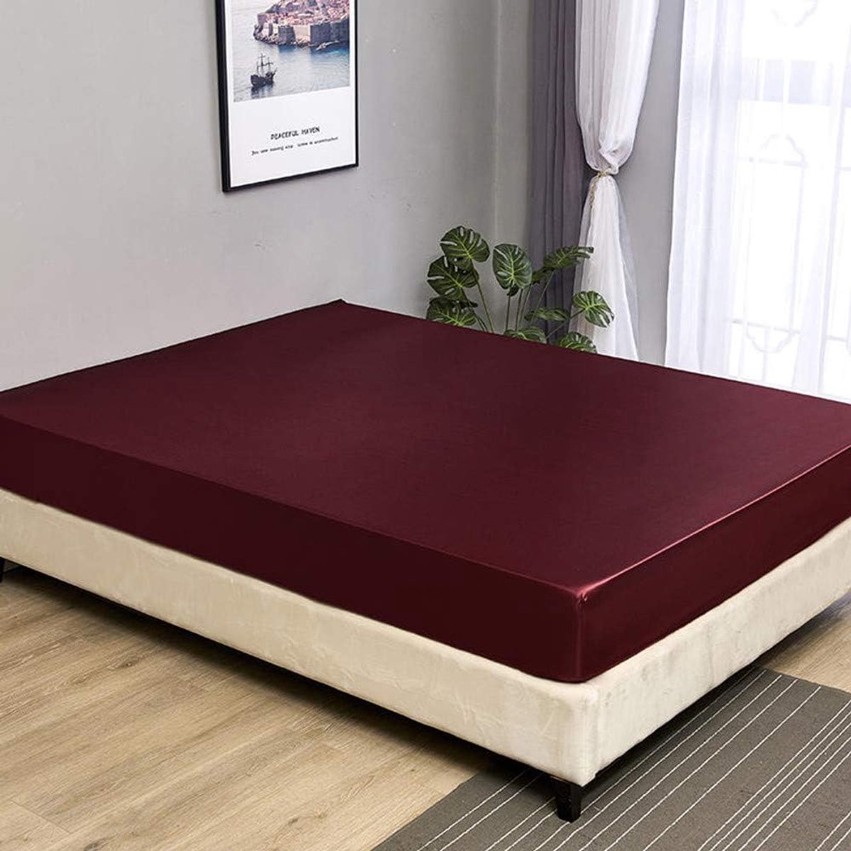 SnelShoppen - Luxe Satijnen Fitted Sheet 12 Inch Double - Hypoallergene Polyester Satin - Burgundykleur - Perfect voor Gezondheids- en Schoonheidszorg