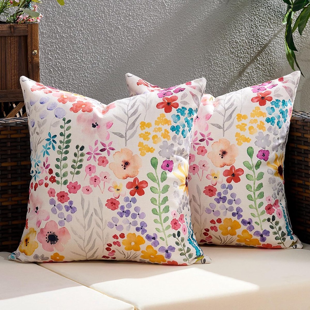 SnelShoppen - Set van 2 Waterdichte Kussenhoezen 40 x 40 cm - Bloemenprint in Blauw, Roze, Oranje en Paars - Perfect voor Tuin, Sofa en Patio Meubilai