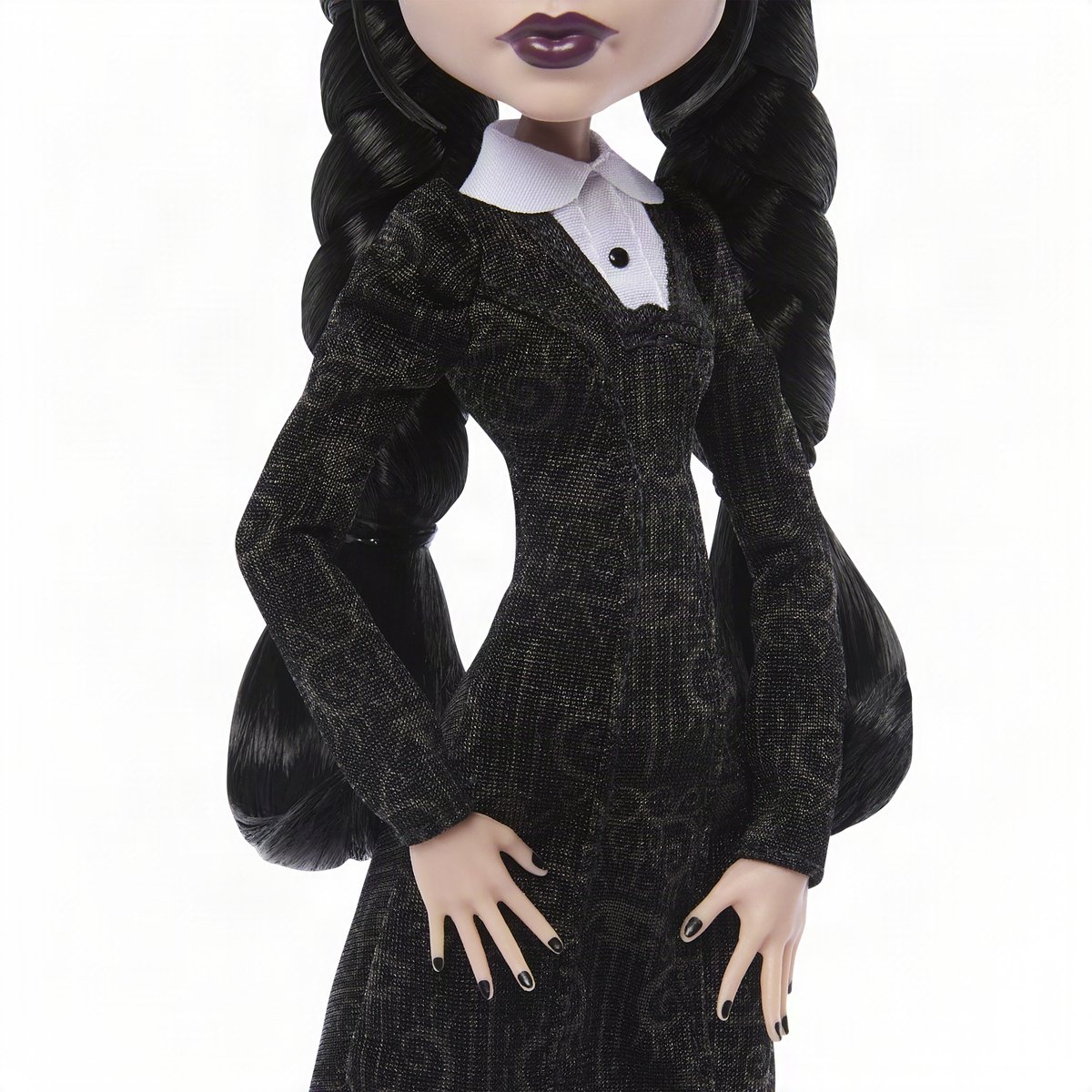 Monster High x Wednesday verzamelpop - Wednesday Addams in zwarte jurk met Thing als accessoire — afbeelding 2