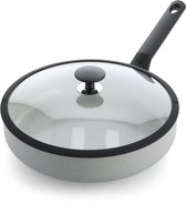 BK Universe Granite Hapjespan met deksel 28cm - 3.58L - PFAS-vrije antikleeflaag - Hapjespan inductie - Keramische hapjespan - Ovenbestendig tot 160°C - Koudgreep - Grijs/Graniet