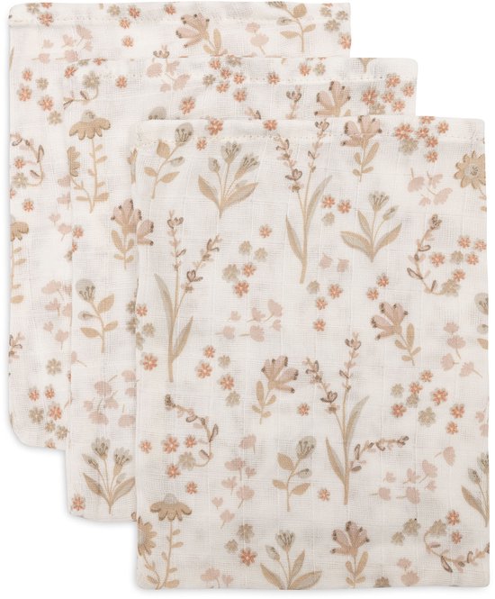Drie hydrofiele washandjes met een off-white ondergrond en een delicate bloemenprint in beige en roze tinten.