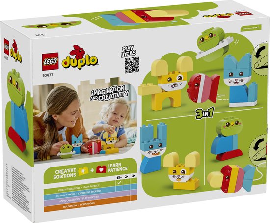 Doos van LEGO DUPLO 3-in-1 Creative Cute Pets: een vrouw en kind bouwen DUPLO-dieren.