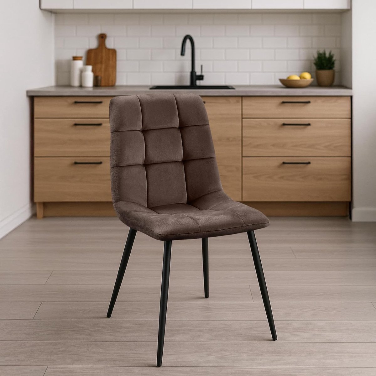 Eetkamerstoel Set van 4 – Velvet Stoelen Zonder Armleuning – Gewatteerde Zitting – Metaal Frame – 84x45x55 cm – Bruin – Moderne Design Stoelen – Laura