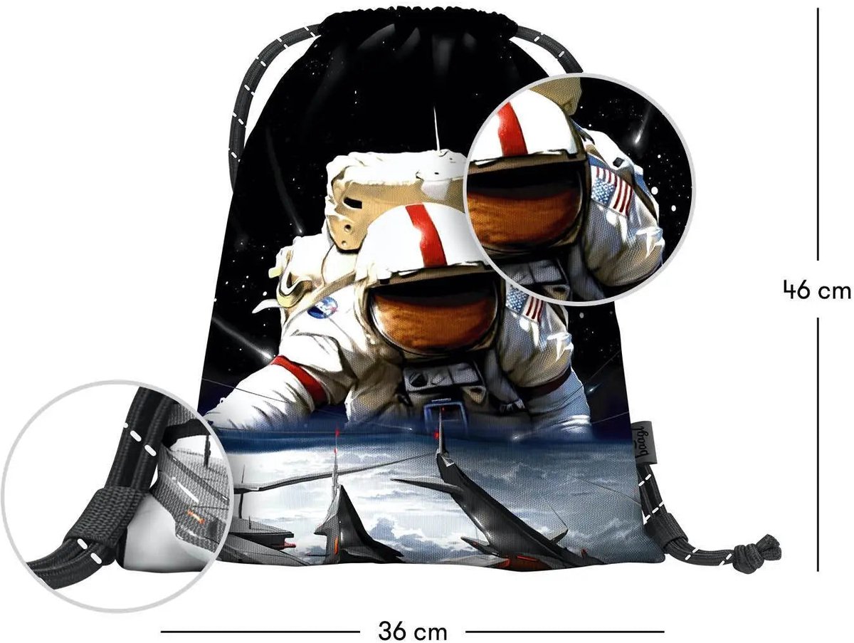 Baagl Gymtas eARTh Cosmonaut
