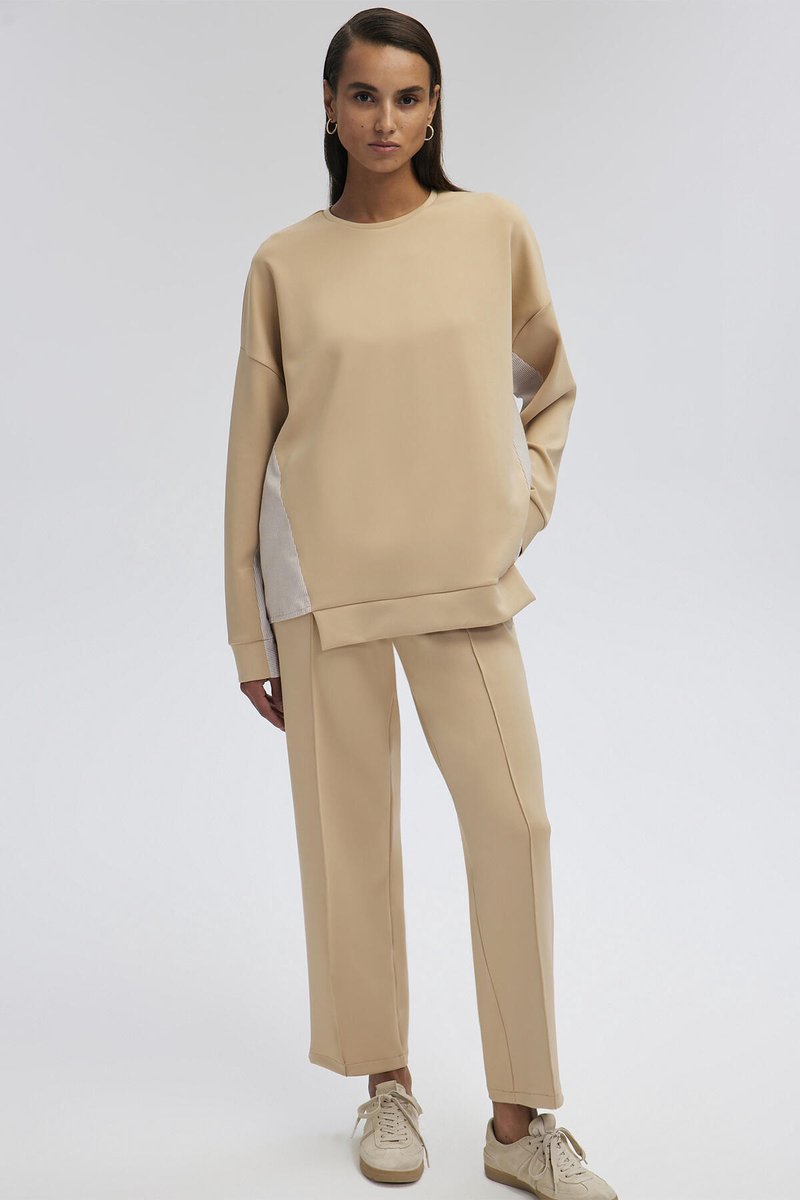 Touché Privé - Scuba set met blouse-detail op de rug - Beige - Dames