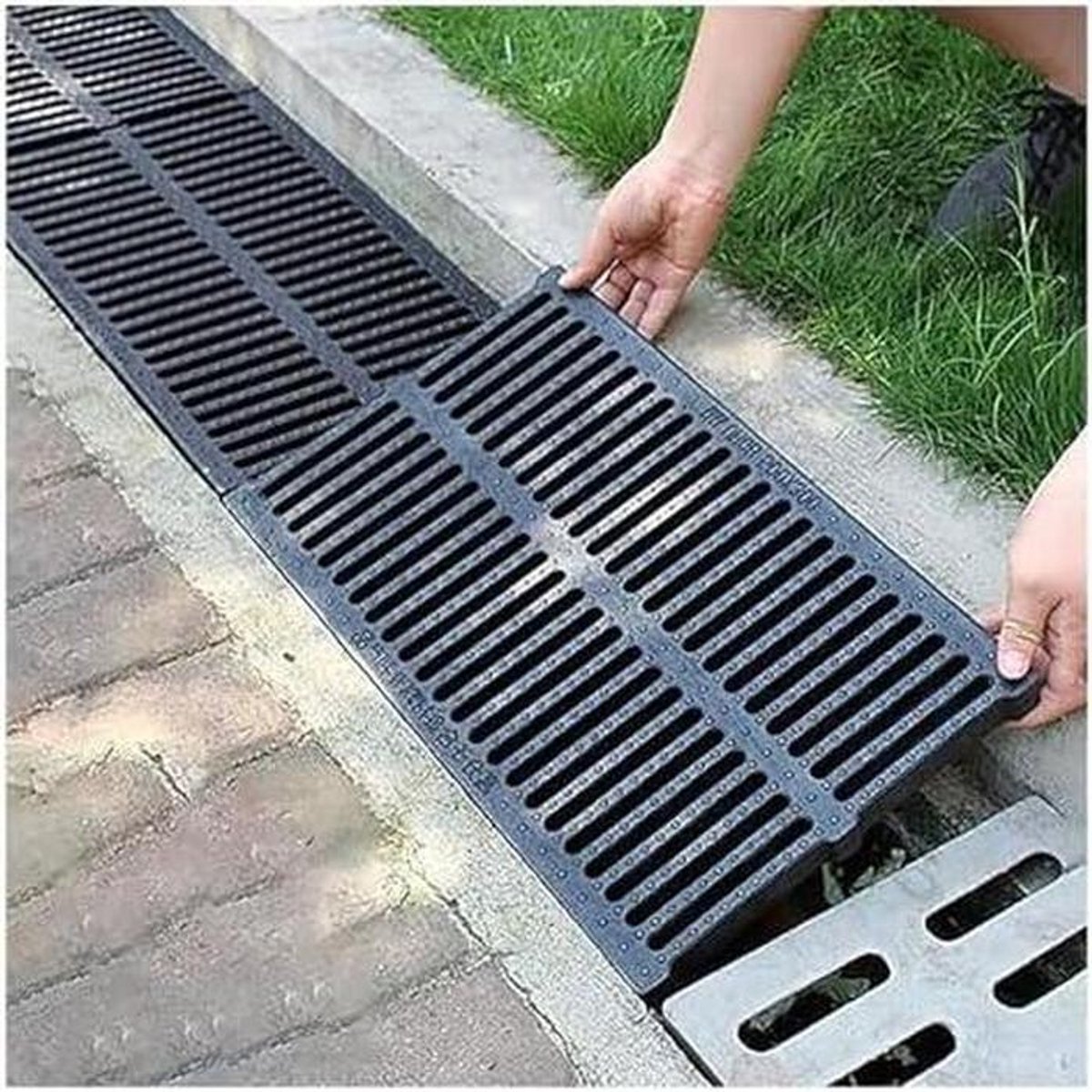 Afvoerzeef - Drainagerooster Afvoercover - Oprit en terras drainage - Antislip en robuust - 1-3 ton belasting - Grijs