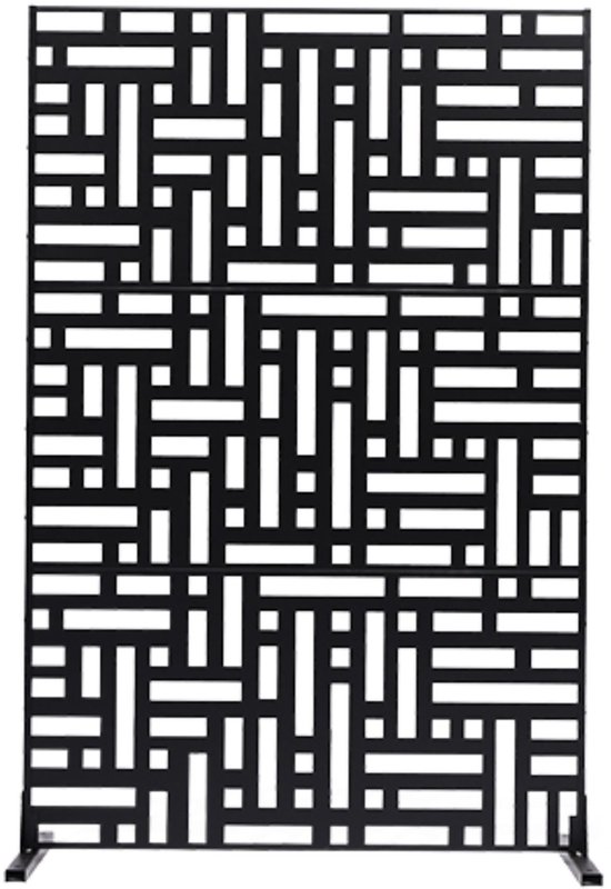 Zwart metalen privacy scherm met een open, geometrisch patroon en zwarte staanders.