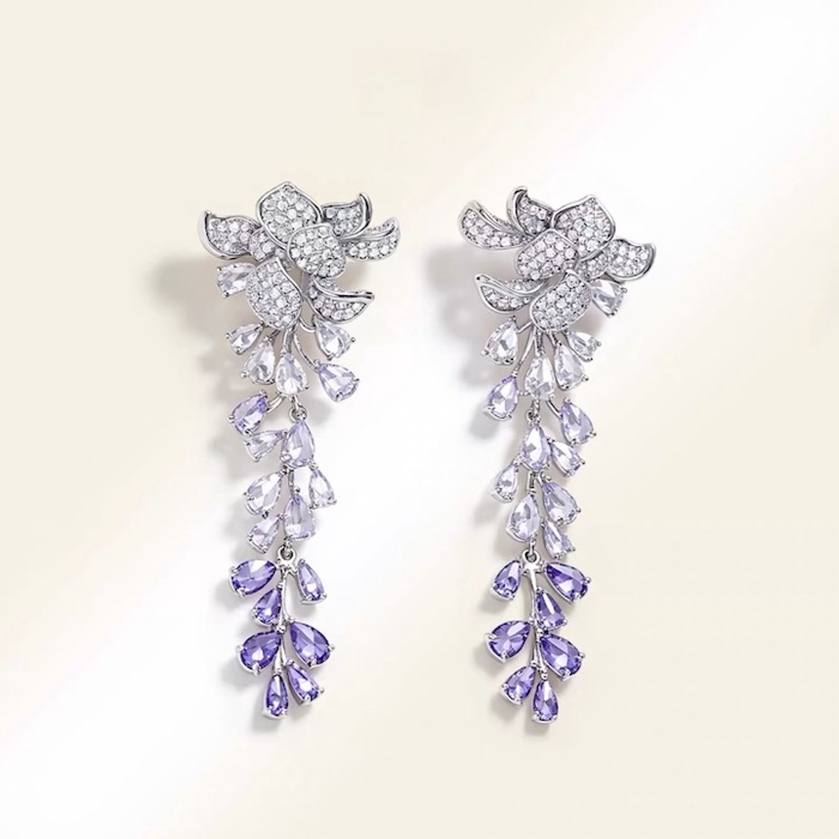 Fonkelende Wisteria Bloem Oorbellen met Kwastjes – Luxe Statement Oorbellen met Lavendel Kristallen – Grote Hangoorbellen