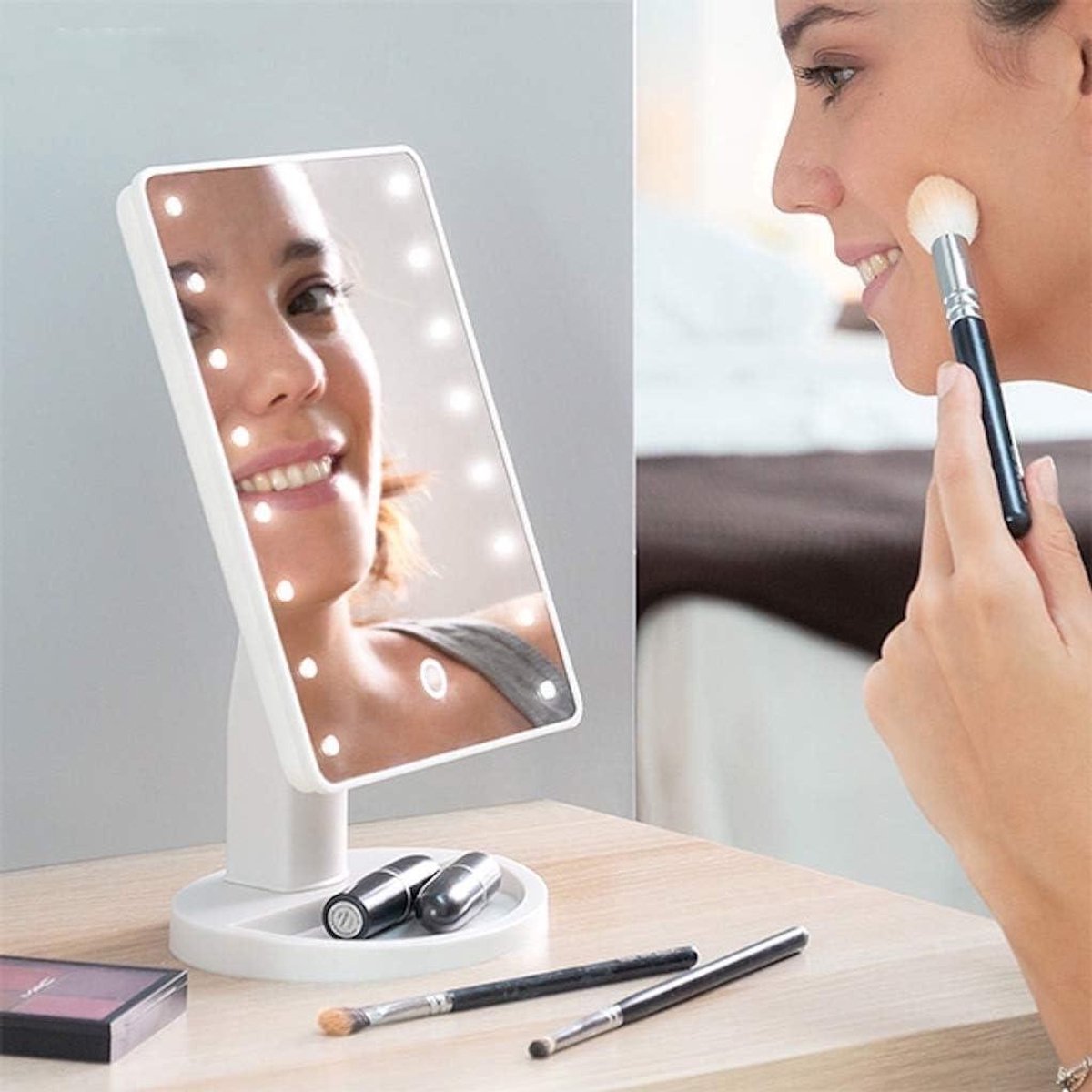 Make-up Spiegel - Verlichte Spiegel - Make-up Aanbrengen - 16 LED Lampjes - 27 cm - Wit