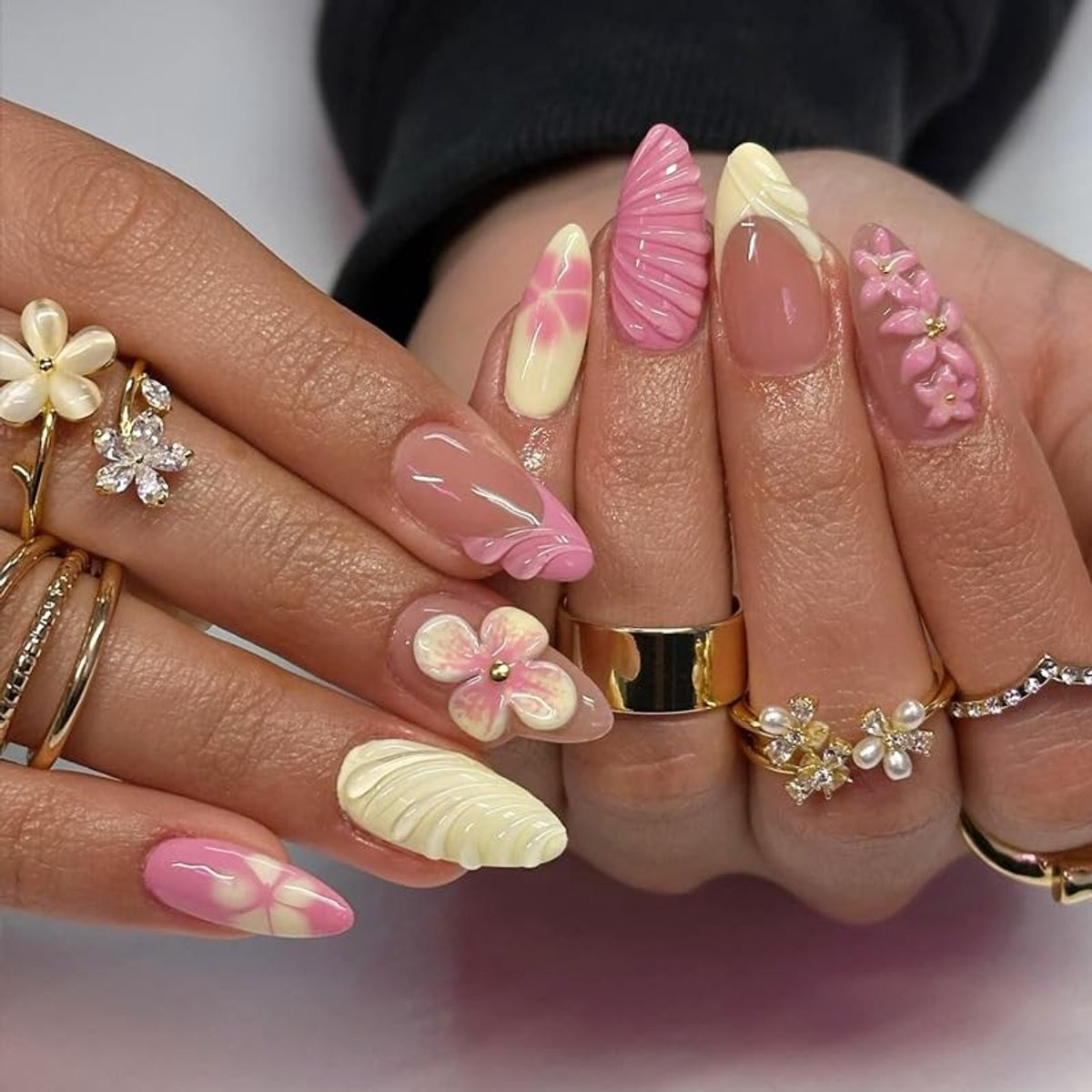 Dailygoods - Set van 24 Amandelvormige Kunstnagels met Bloemdesign